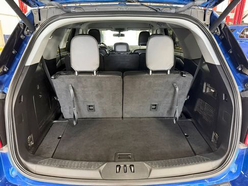 Used 2022 Ford Explorer XLT AWD/4WD image 24