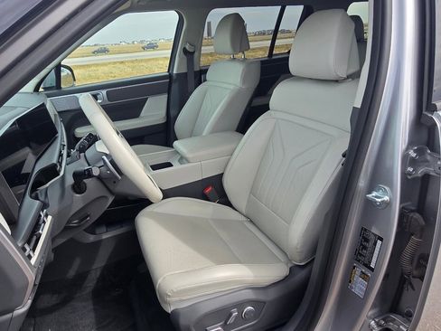 Used 2025 Hyundai Santa Fe SEL image 11