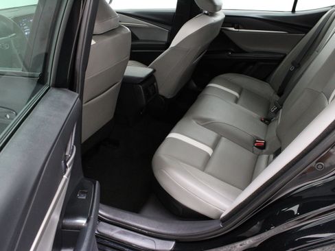 Used 2026 Toyota Camry SE w/ Convenience Package FWD image 28