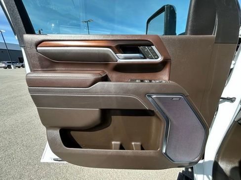 Used 2025 GMC Sierra 3500 Denali w/ Denali Reserve Package AWD/4WD image 35