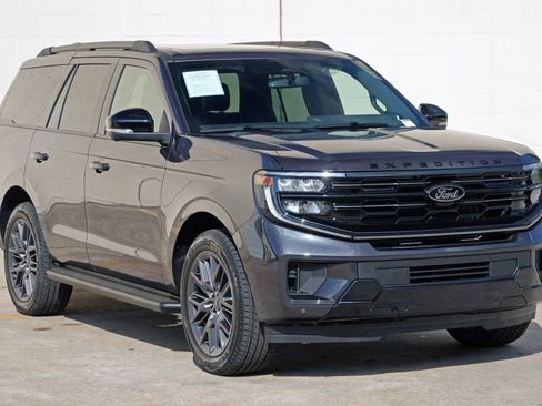 Used 2026 Ford Expedition Platinum w/ Stealth Appearance Package AWD/4WD image 58