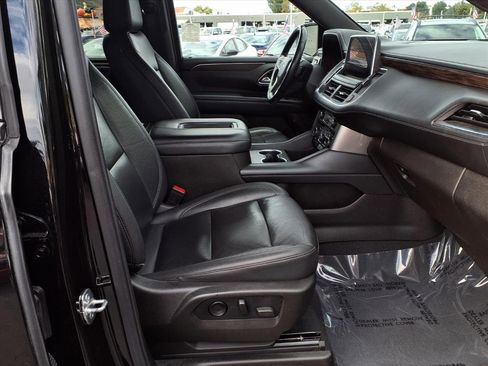 Used 2021 Chevrolet Suburban Z71 w/ Luxury Package image 23