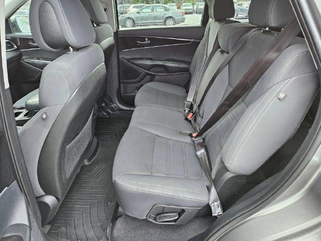 Used 2016 Kia Sorento AWD w/ LX Convenience Package image 15