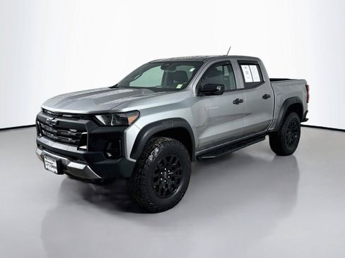 Used 2023 Chevrolet Colorado Trail Boss w/ Technology Package AWD/4WD image 5