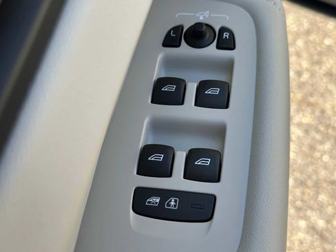 New 2025 Volvo XC60 B5 Ultra w/ Protection Package Premier image 21