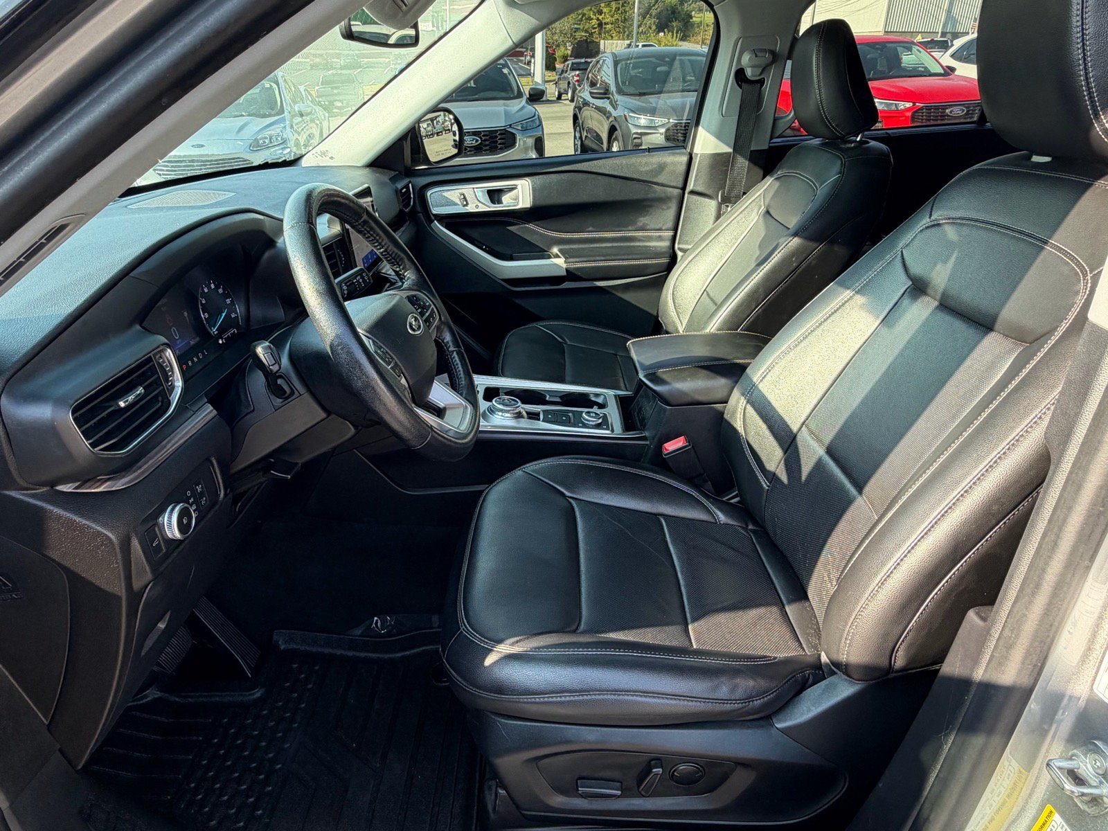 Used 2022 Ford Explorer Limited AWD/4WD image 26