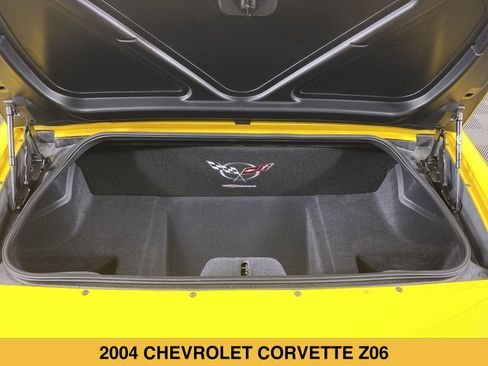 Used 2004 Chevrolet Corvette Z06 w/ Memory Package RWD image 11