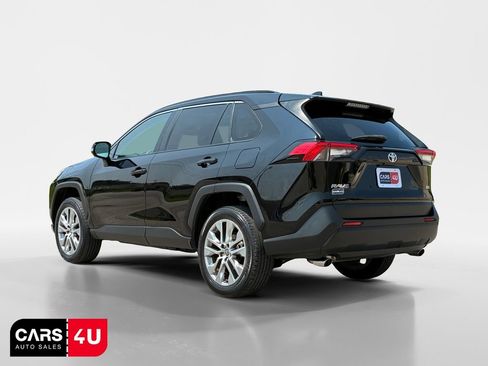 Used 2023 Toyota RAV4 XLE Premium FWD image 5