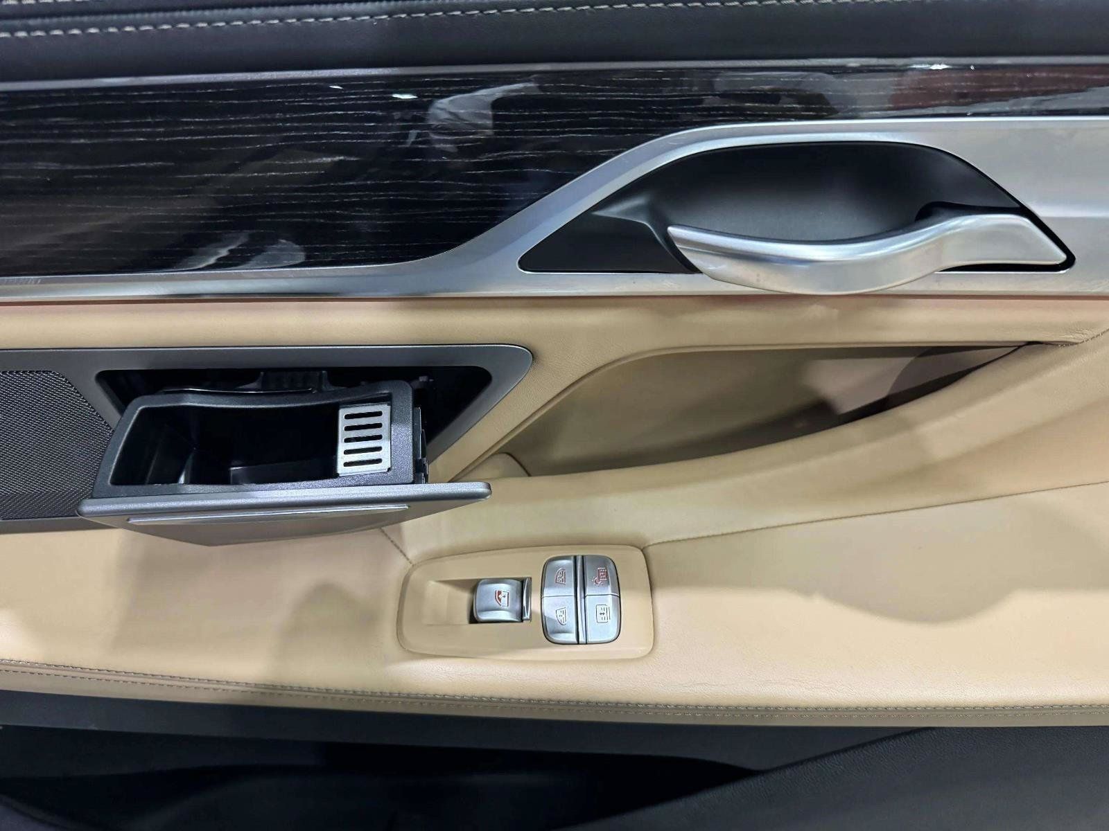 Used 2016 BMW 750i RWD image 48