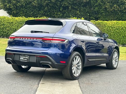 Certified 2024 Porsche Macan AWD/4WD image 8