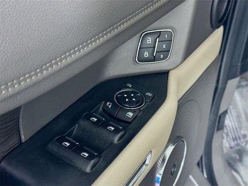 Used 2020 Ford Expedition Max Limited image 18