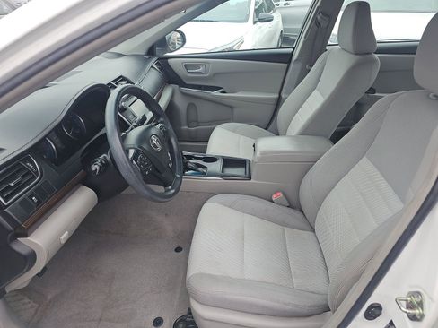 Used 2016 Toyota Camry LE FWD image 10