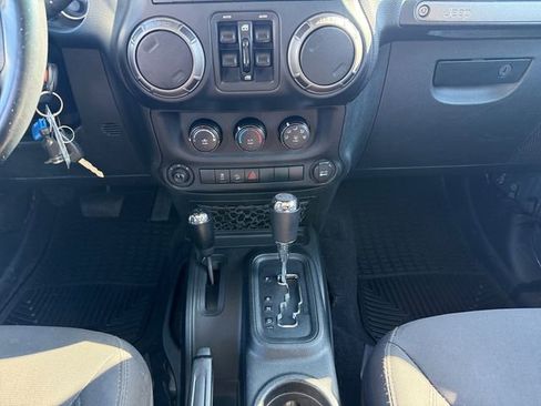 Used 2018 Jeep Wrangler Unlimited Sport S AWD/4WD image 11