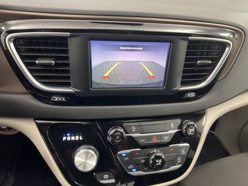 Used 2023 Chrysler Voyager LX FWD image 19