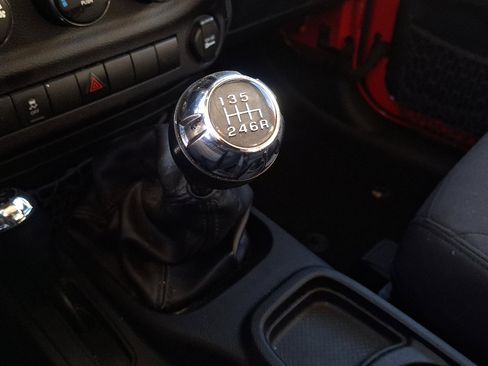 Used 2016 Jeep Wrangler Sport image 13