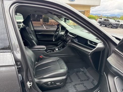 Used 2022 Jeep Grand Cherokee L Limited image 21