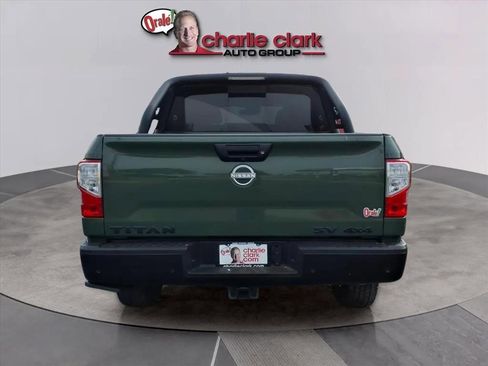 Used 2024 Nissan Titan SV w/ SV Bronze Edition Package image 4