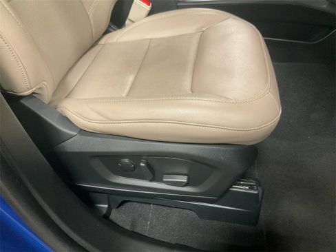 Used 2023 Ford Explorer Limited image 17