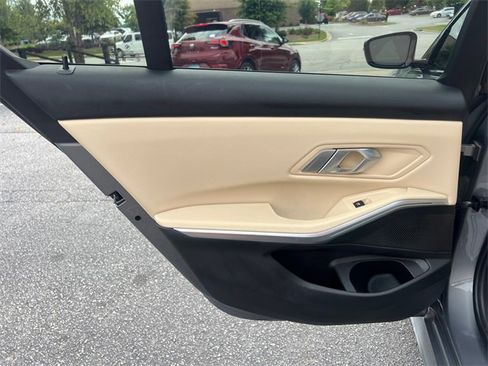 Used 2023 BMW 330i Sedan w/ M Sport Package image 21