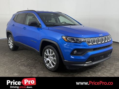 Used 2022 Jeep Compass Latitude AWD/4WD image 1