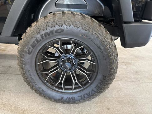 Used 2015 Jeep Wrangler Rubicon w/ Power Convenience Group AWD/4WD image 38