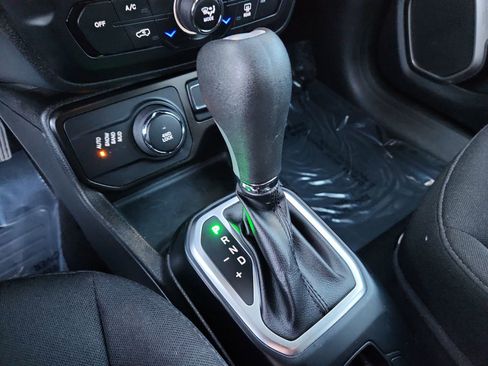 Certified 2023 Jeep Renegade Latitude image 21