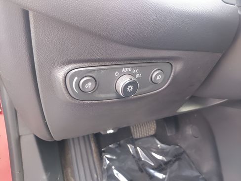 Certified 2023 Chevrolet Equinox Premier AWD/4WD image 12