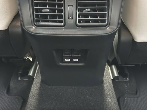 Used 2024 Toyota RAV4 Limited image 16