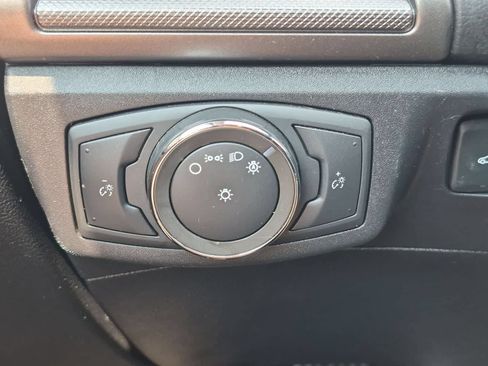 Used 2020 Ford Fusion SE FWD image 28