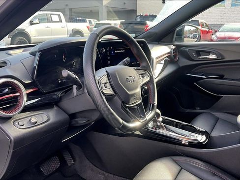 Used 2025 Chevrolet Trax RS w/ Driver Confidence Package image 14