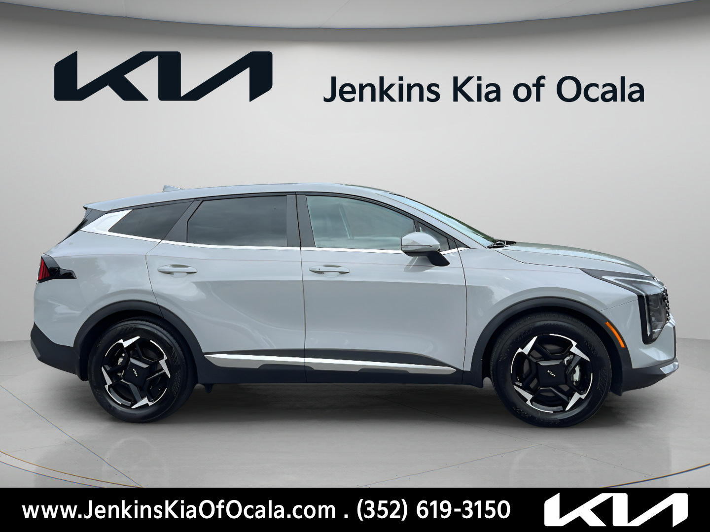 Certified 2026 Kia Sportage EX FWD image 2