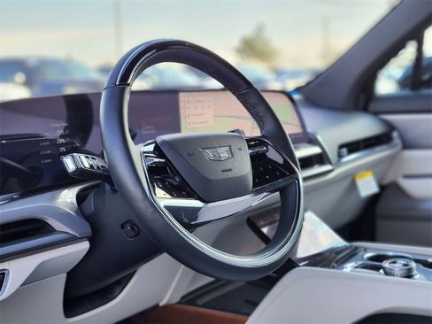 Used 2026 Cadillac Vistiq Luxury image 19