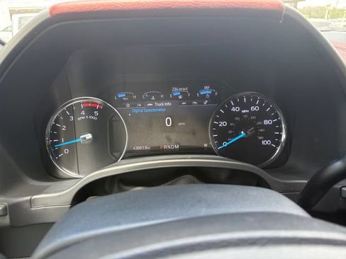 Used 2022 Ford F250 Platinum AWD/4WD image 9