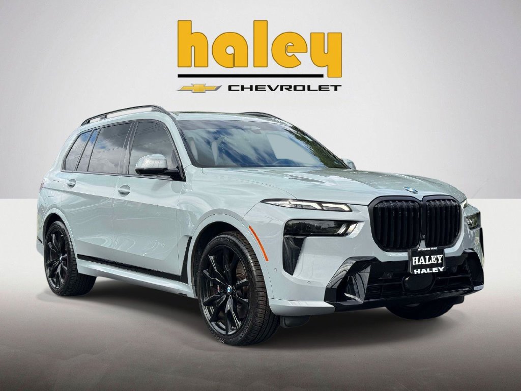 Used 2025 BMW X7 xDrive40i w/ M Sport Package AWD/4WD image 1