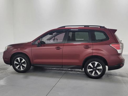 Used 2017 Subaru Forester 2.5i Premium image 5