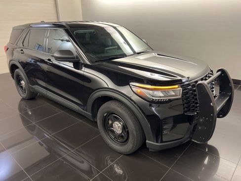 Certified 2025 Ford Explorer Active image 1