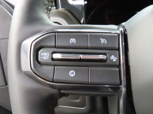 Used 2025 GMC Yukon AT4 w/ LPO, Get Active Package AWD/4WD image 64