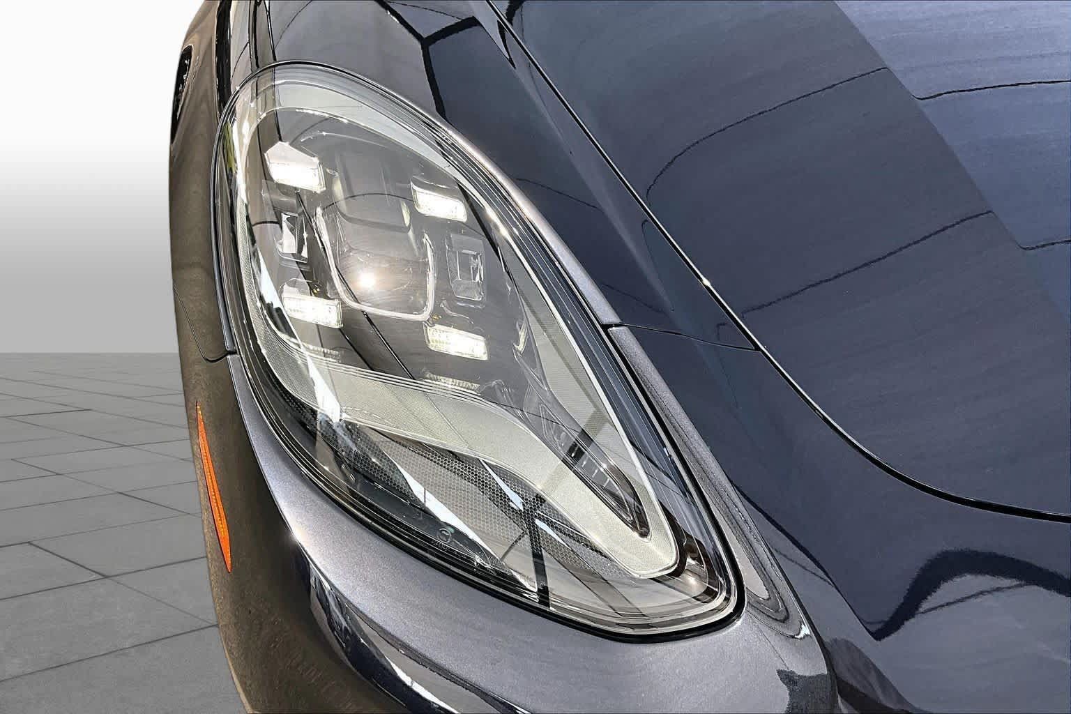 Used 2023 Porsche Panamera 4 Platinum Edition AWD/4WD image 26