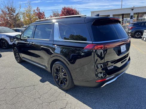 Certified 2024 Kia Carnival SX image 5