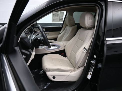 Used 2024 Mercedes-Benz GLS 450 4MATIC image 22