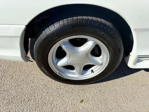 Used 1998 Ford Mustang 2dr Convertible V6 image 16