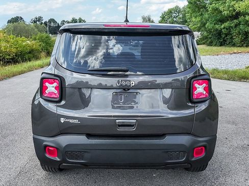 Used 2019 Jeep Renegade Sport image 41