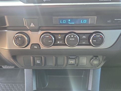 Used 2021 Toyota Tacoma SR AWD/4WD image 20