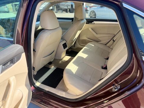 Used 2013 Volkswagen Passat 2.5 SE image 11