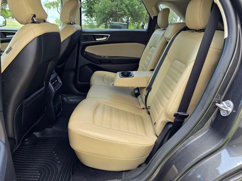 Used 2019 Ford Edge SEL w/ Equipment Group 201A AWD/4WD image 42
