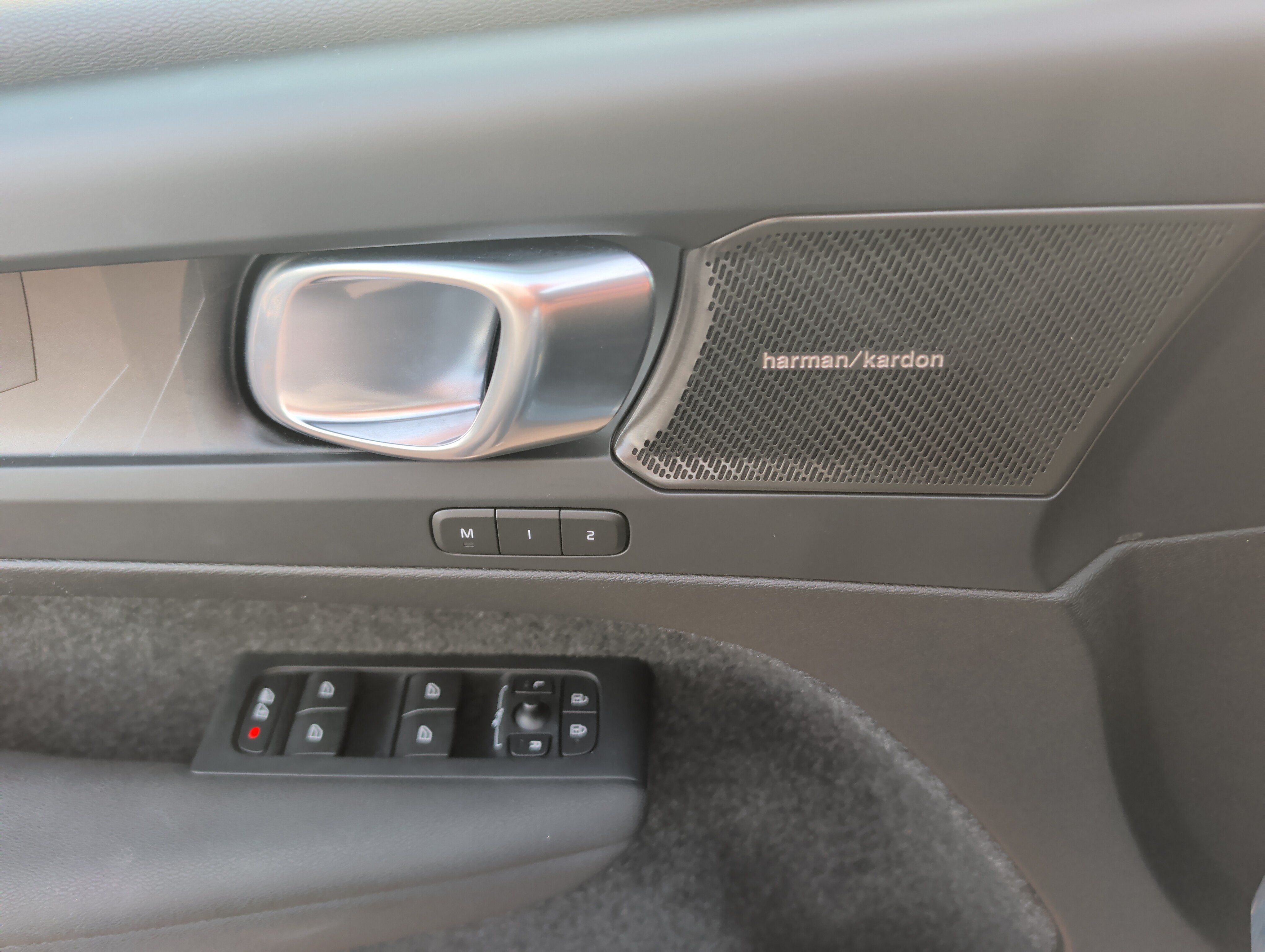 Used 2023 Volvo XC40 Recharge Ultimate w/ Protection Package Premier AWD/4WD image 17