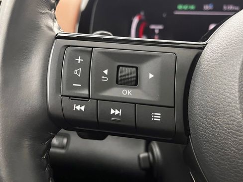 Used 2023 Nissan Pathfinder Platinum w/ Cargo Package image 23