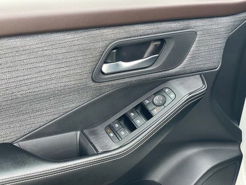 Certified 2023 Nissan Rogue SV image 9