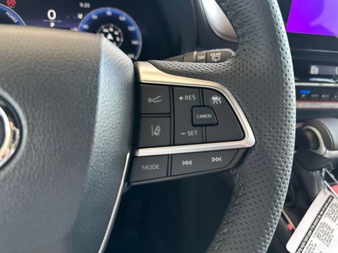 Used 2026 Toyota Sienna Limited FWD image 34