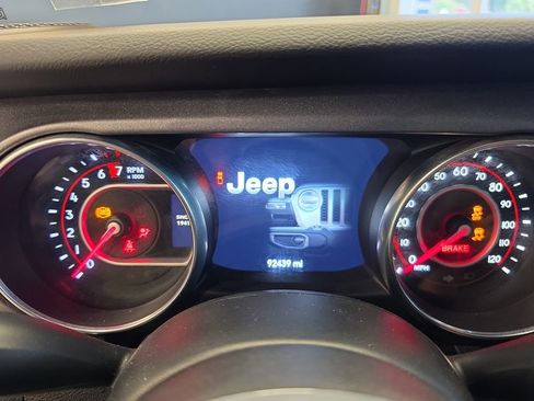 Used 2021 Jeep Gladiator Mojave AWD/4WD image 22